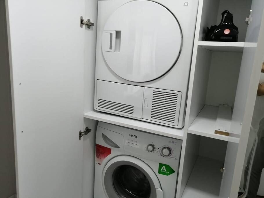 Sisli Apartment, 2 Bedrooms, 250 M Metro, New Modern Residence 이스탄불 외부 사진